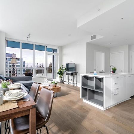 Urban Oasis: Stylish Apartment Retreat At Ubc バンクーバー エクステリア 写真