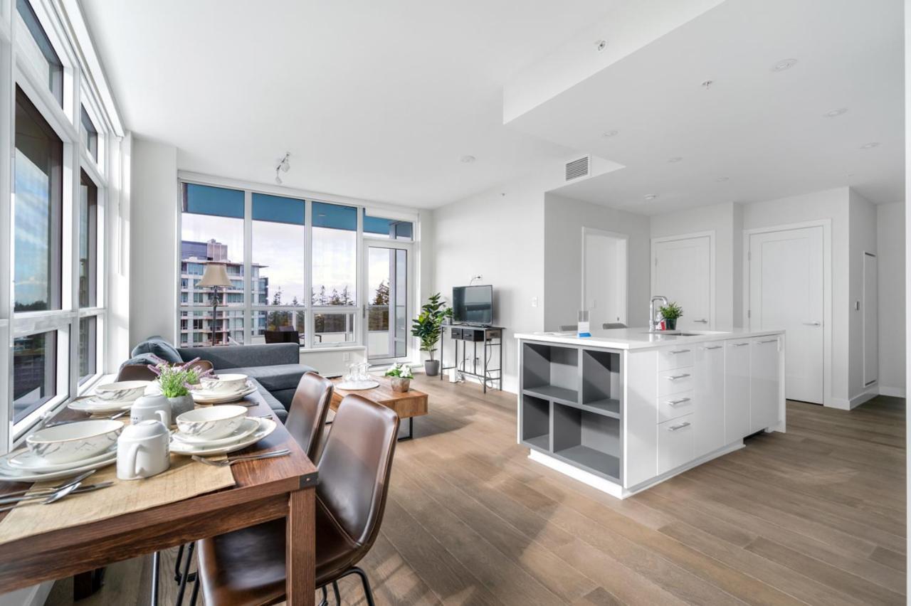Urban Oasis: Stylish Apartment Retreat At Ubc バンクーバー エクステリア 写真